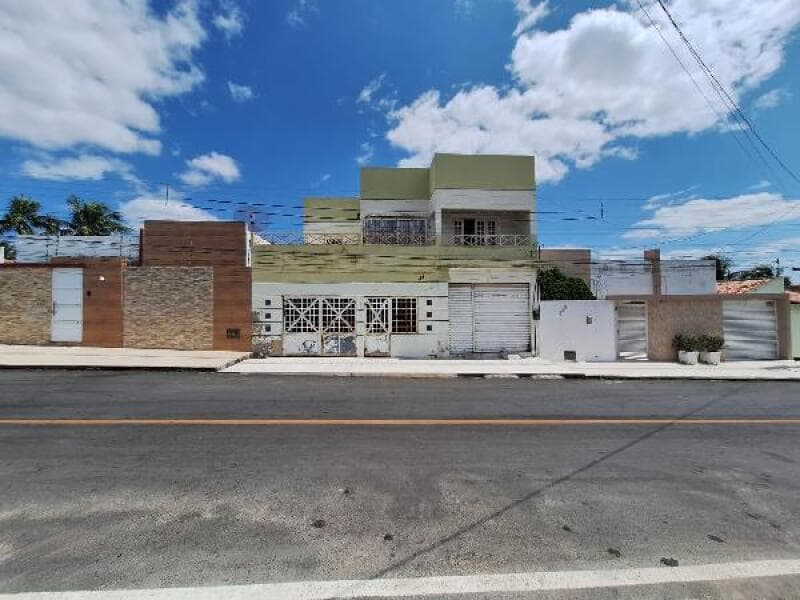 Casa em leilão em Delmiro Gouveia - AL — LOTE 003 Casa