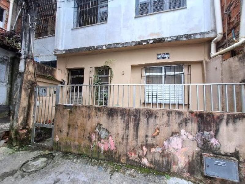 Casa em leilão em Salvador - BA — LOTE 037 Casa