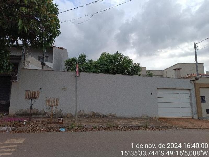 Casa em leilão em Goiânia - GO — LOTE 075 Casa