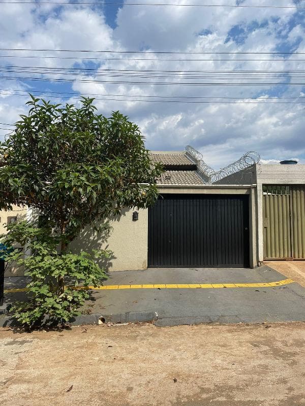 Casa em leilão em Goiânia - GO — LOTE 077 Casa