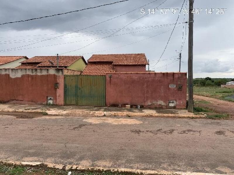 Casa em leilão em Formoso - MG — LOTE 127 Casa