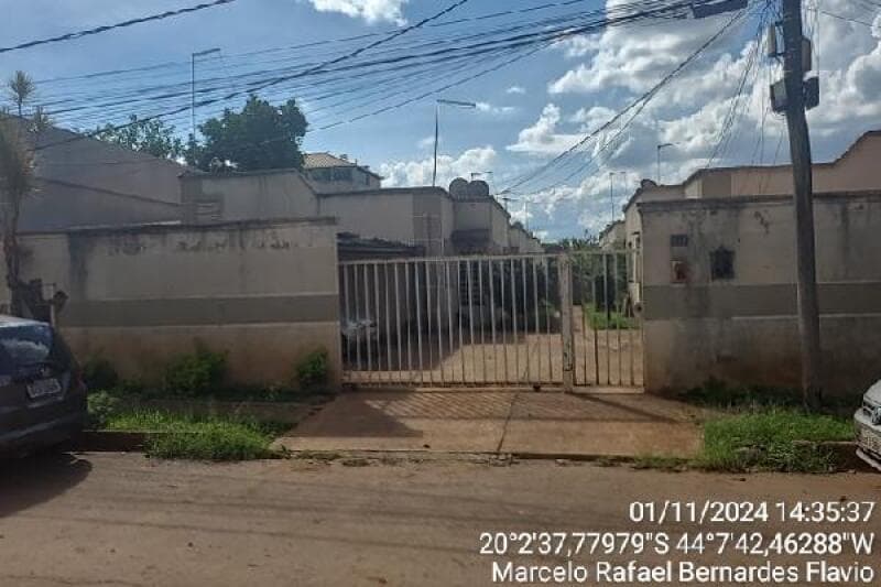 Casa em leilão em Sarzedo - MG — LOTE 145 Casa