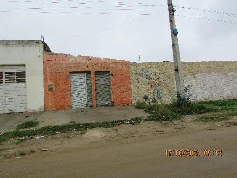 Casa em leilão em Santa Cruz Do Capibaribe - PE — LOTE 240 Casa
