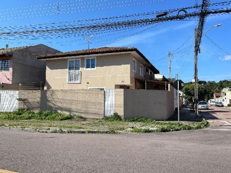 Casa em leilão em Curitiba - PR — LOTE 270 Casa