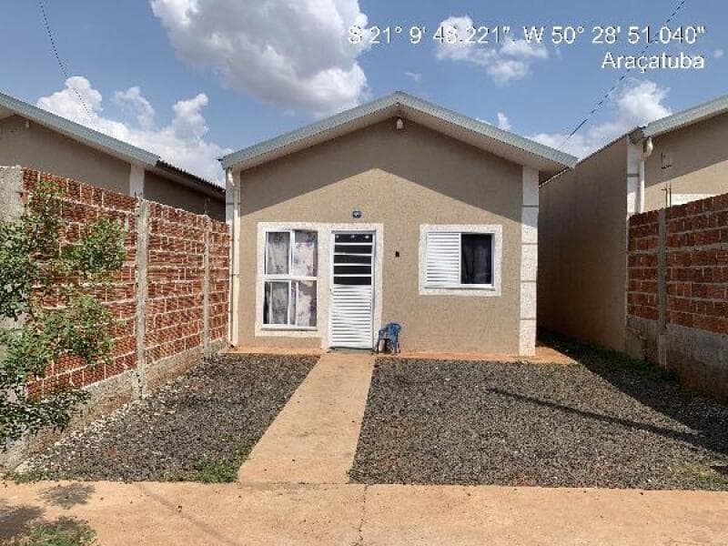 Casa em leilão em Araçatuba - SP — LOTE 466 Casa