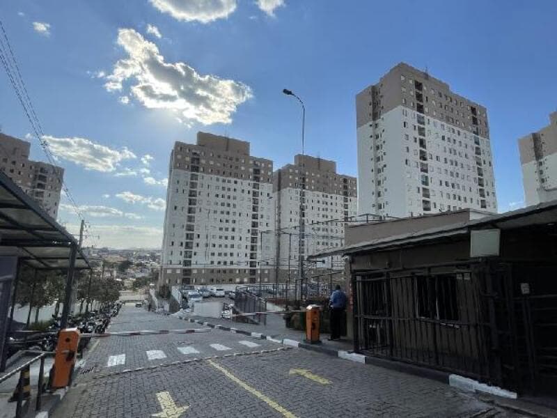 Apartamento em leilão em Carapicuíba - SP — LOTE 483 Apartamento