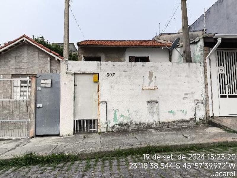 Casa em leilão em Jacareí - SP — LOTE 498 Casa