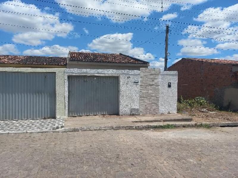 Casa em leilão em Arapiraca - AL — LOTE 001 Casa
