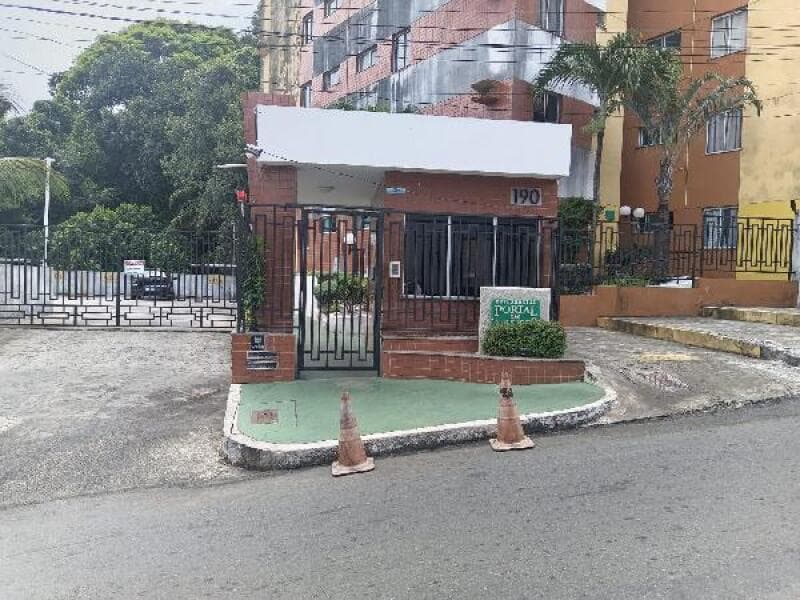 Apartamento em leilão em Salvador - BA — LOTE 025 Apartamento