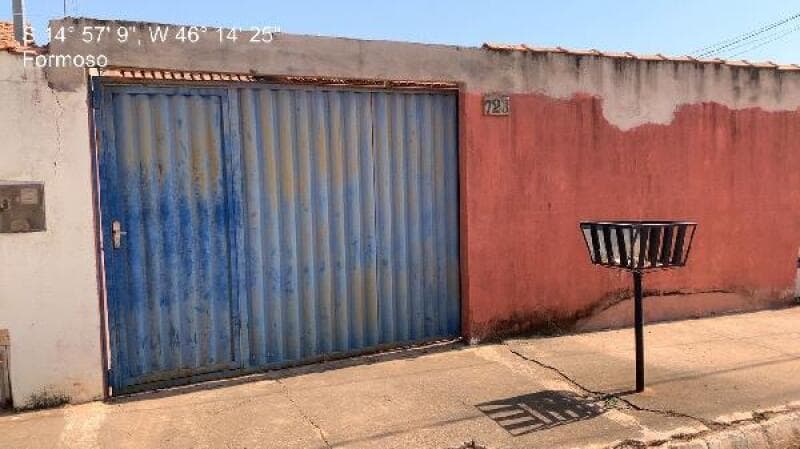 Casa em leilão em Formoso - MG — LOTE 104 Casa