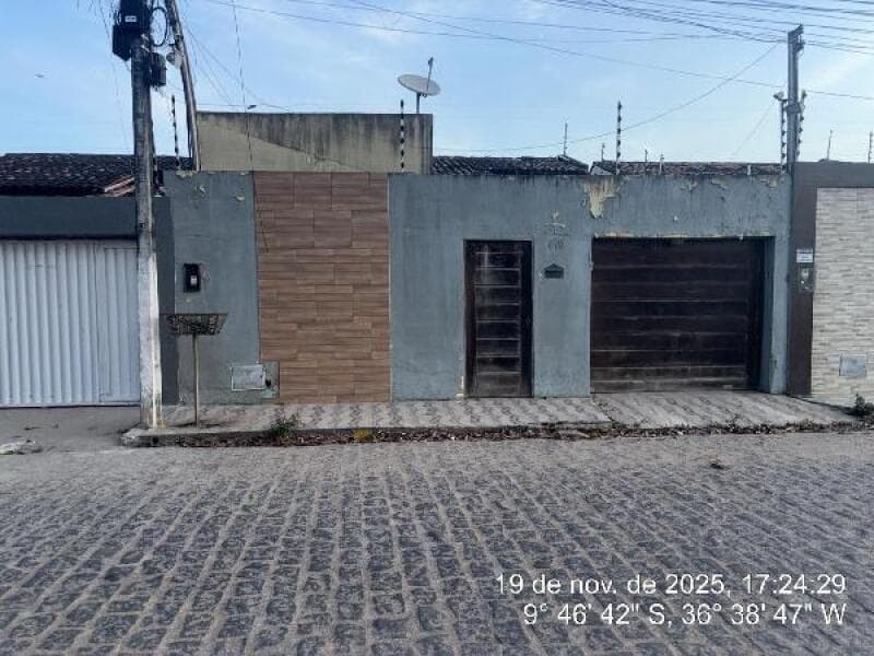 Casa em leilão em Arapiraca - AL, bairro Verdes campos — LOTE 002 Casa