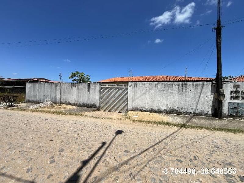 Casa em leilão em Caucaia - CE, bairro Camurupim — LOTE 042 Casa