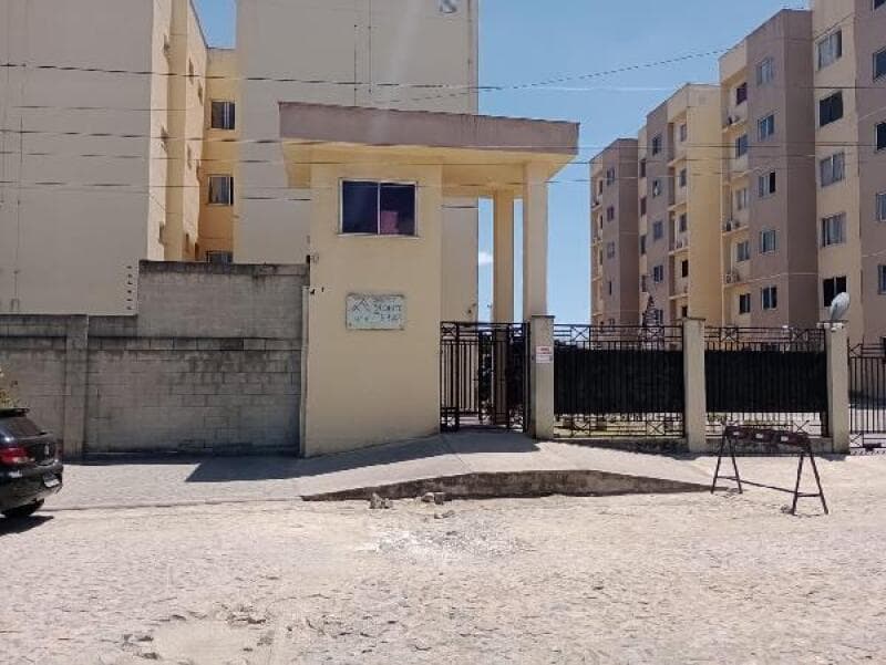 Apartamento em leilão em Fortaleza - CE, bairro Siqueira — LOTE 053 Apartamento