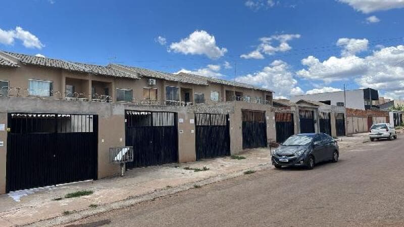 Casa em leilão em Águas Lindas De Goiás - GO, bairro Mansões Camargo — LOTE 076 Casa