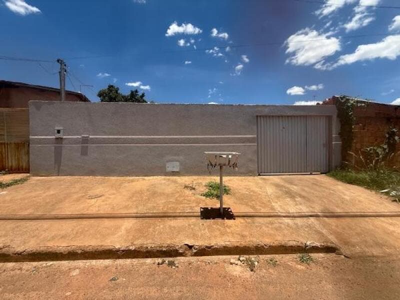 Casa em leilão em Planaltina - GO, bairro Brasilinha Sul — LOTE 106 Casa