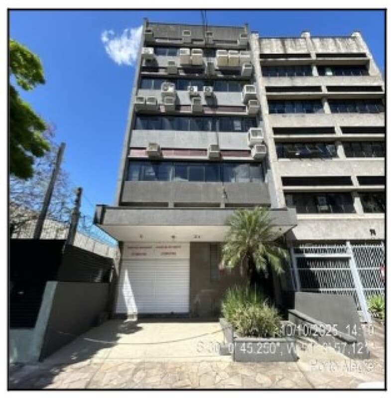 Comercial em leilão em Porto Alegre - RS, bairro Passo da Areia — LOTE 437 Sala