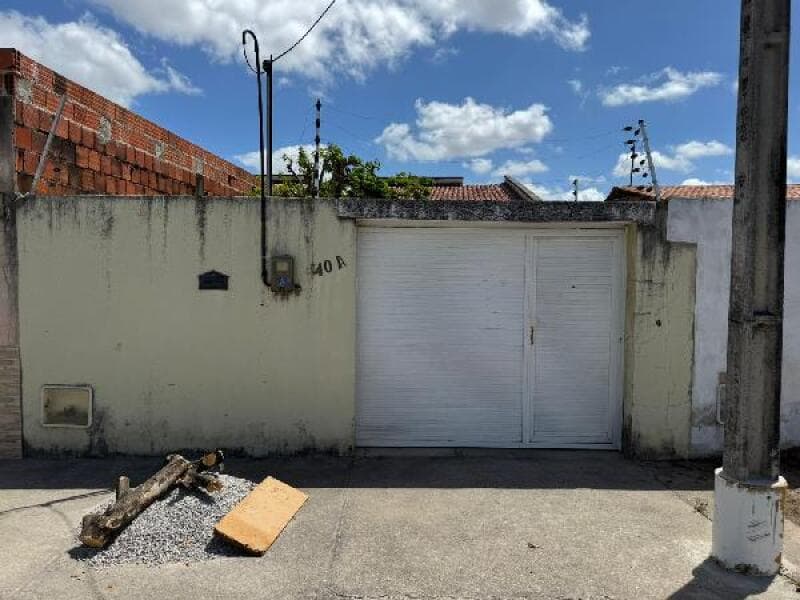 Casa em leilão em Horizonte - CE, bairro Buenos Aires — LOTE 046 Casa