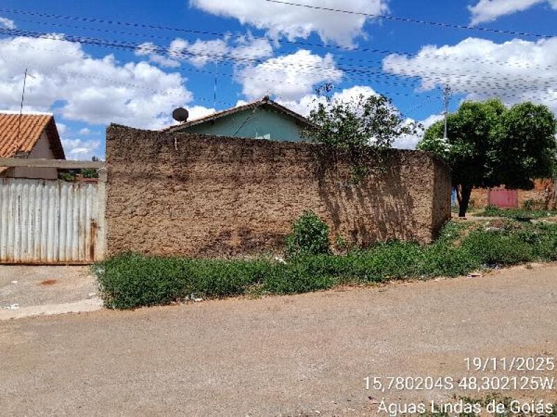 Casa em leilão em Águas Lindas De Goiás - GO, bairro Jardim Santa Lucia — LOTE 060 Casa