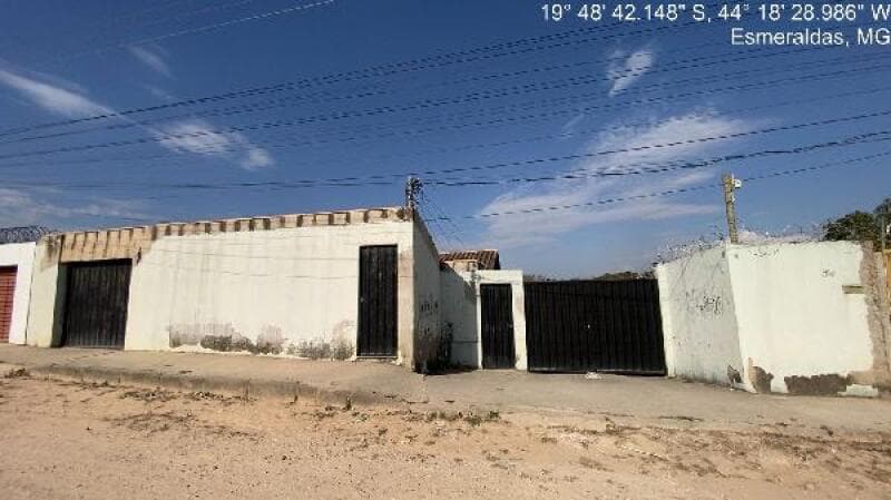 Casa em leilão em Esmeraldas - MG, bairro Dumaville — LOTE 111 Casa