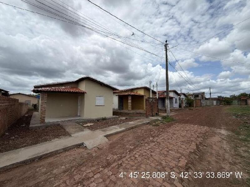 Casa em leilão em José De Freitas - PI, bairro Centro — LOTE 183 Casa