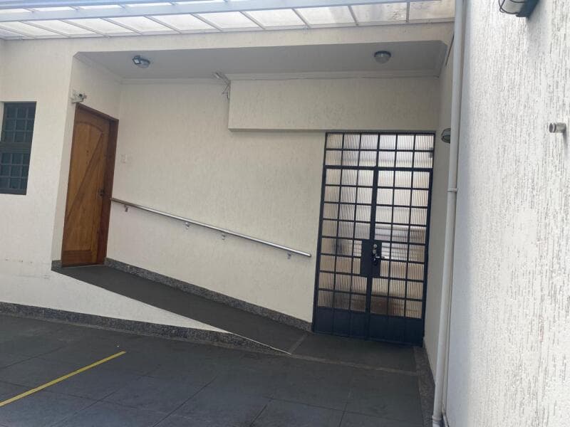 Foto 2 de 12: Casa em leilão em Jundiaí - SP, bairro Centro — LOTE 001 EXCELENTE CASA NO CENTRO DE JUNDIAÍ PODENDO SER USA PARA FINS COMERCIAL