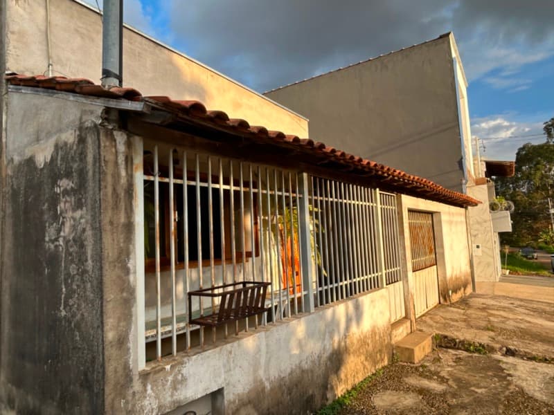 Foto 2 de 5: Casa em leilão em Varginha - MG — LOTE 002 IMÓVEL SITUADO NA RUA ONOFRE MARQUES ROLIM, Nº 153, ANTIGA RUA C, BAIRRO BELA VISTA, VARGIN
