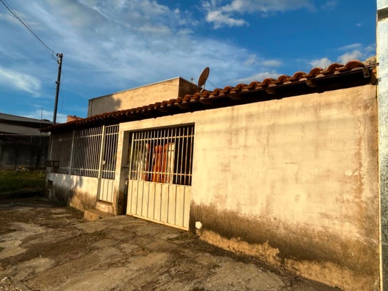 Foto 3 de 5: Casa em leilão em Varginha - MG — LOTE 002 IMÓVEL SITUADO NA RUA ONOFRE MARQUES ROLIM, Nº 153, ANTIGA RUA C, BAIRRO BELA VISTA, VARGIN