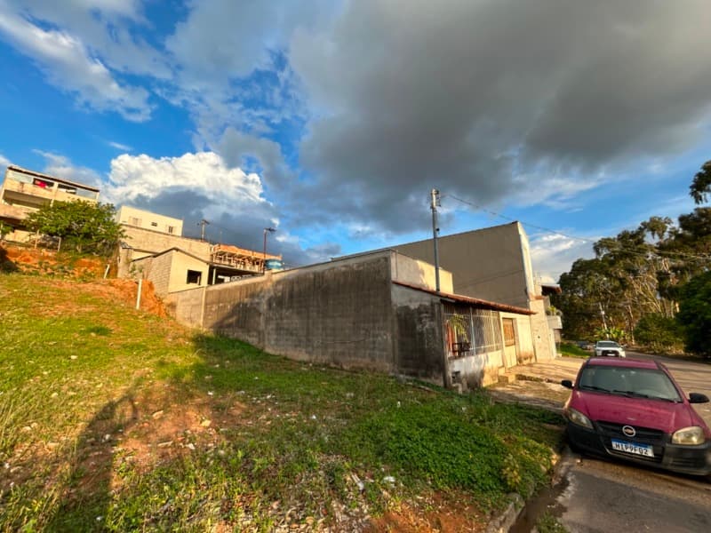 Foto 5 de 5: Casa em leilão em Varginha - MG — LOTE 002 IMÓVEL SITUADO NA RUA ONOFRE MARQUES ROLIM, Nº 153, ANTIGA RUA C, BAIRRO BELA VISTA, VARGIN
