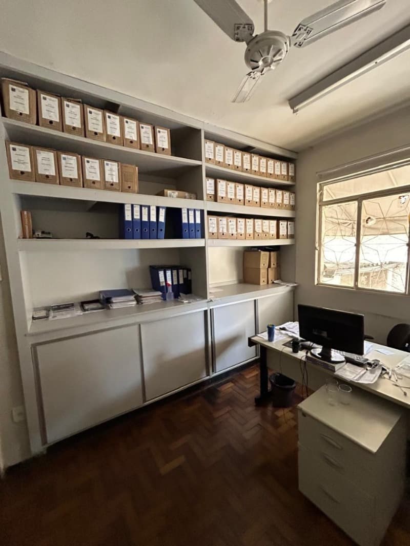 Foto 10 de 25: Casa em leilão em Belo Horizonte - MG, bairro Santa Branca — LOTE 001 CASA COM LOTE DE 360m² | 158,29m² CONSTRUÍDOS | SANTA BRANCA – BH/MG | DESOCUPADA