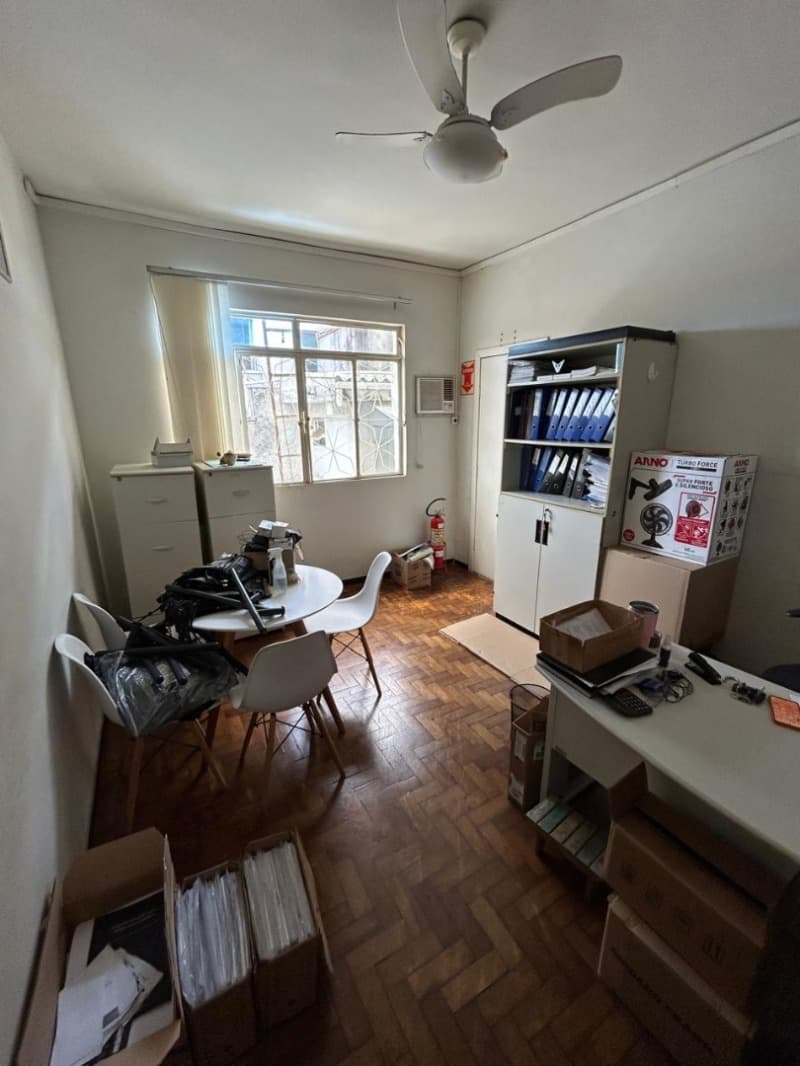 Foto 14 de 25: Casa em leilão em Belo Horizonte - MG, bairro Santa Branca — LOTE 001 CASA COM LOTE DE 360m² | 158,29m² CONSTRUÍDOS | SANTA BRANCA – BH/MG | DESOCUPADA