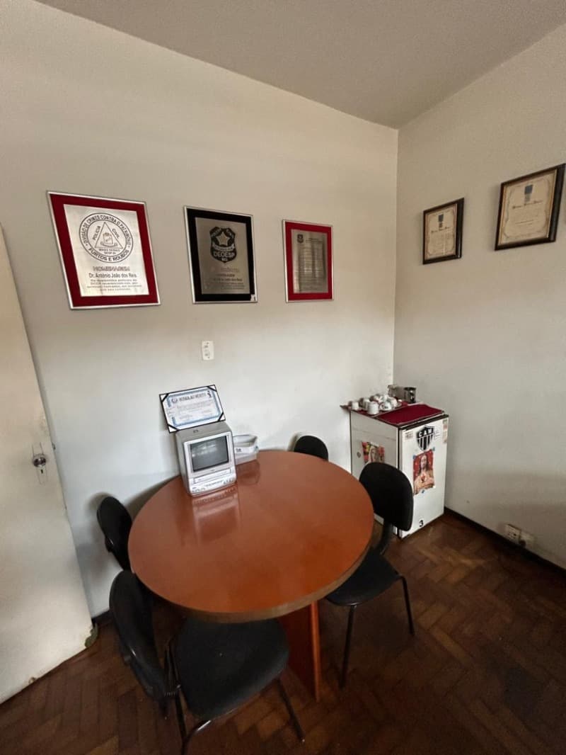 Foto 17 de 25: Casa em leilão em Belo Horizonte - MG, bairro Santa Branca — LOTE 001 CASA COM LOTE DE 360m² | 158,29m² CONSTRUÍDOS | SANTA BRANCA – BH/MG | DESOCUPADA