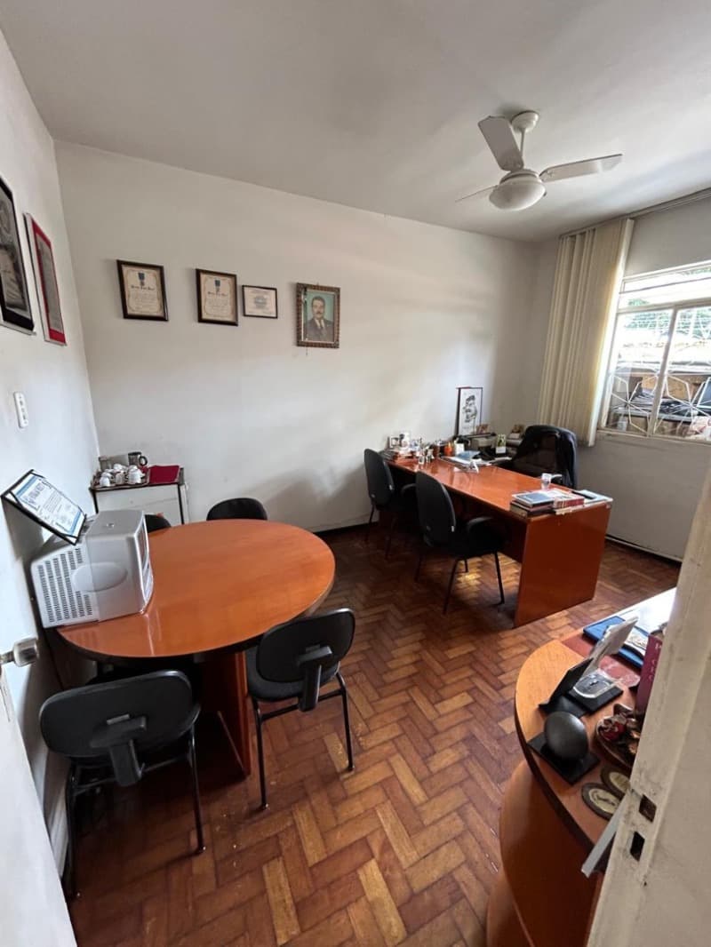 Foto 19 de 25: Casa em leilão em Belo Horizonte - MG, bairro Santa Branca — LOTE 001 CASA COM LOTE DE 360m² | 158,29m² CONSTRUÍDOS | SANTA BRANCA – BH/MG | DESOCUPADA
