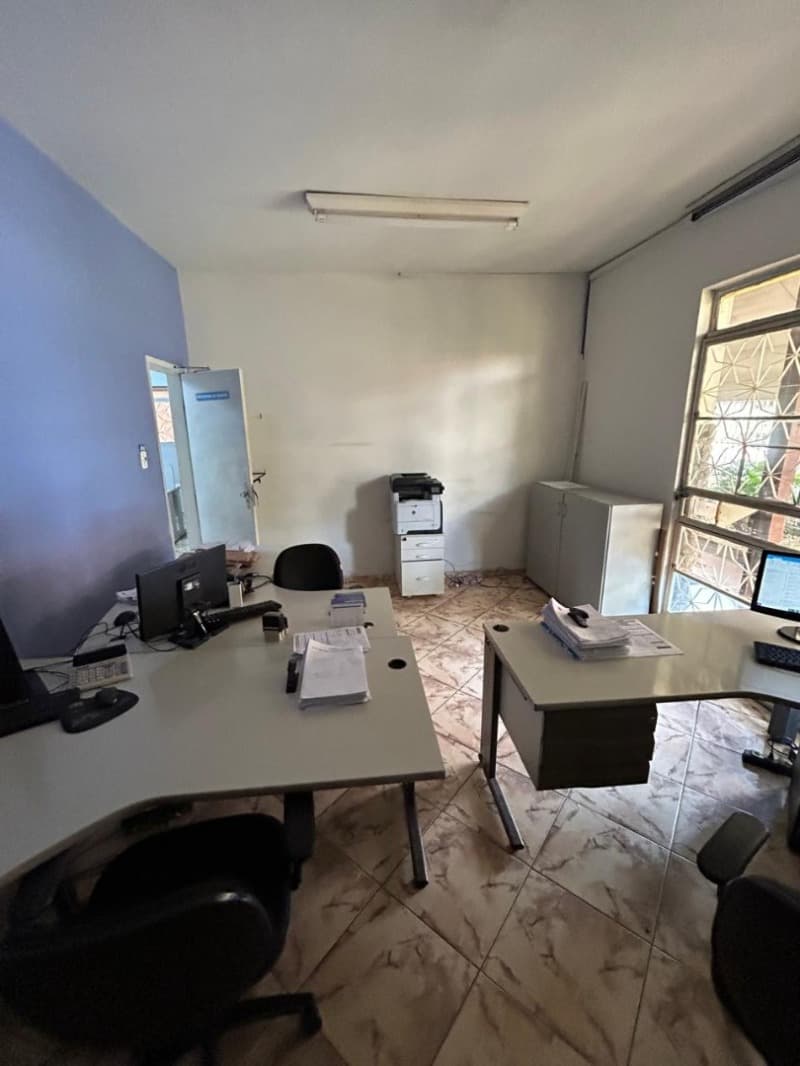 Foto 20 de 25: Casa em leilão em Belo Horizonte - MG, bairro Santa Branca — LOTE 001 CASA COM LOTE DE 360m² | 158,29m² CONSTRUÍDOS | SANTA BRANCA – BH/MG | DESOCUPADA