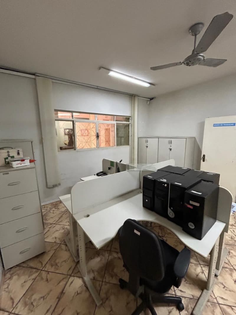 Foto 22 de 25: Casa em leilão em Belo Horizonte - MG, bairro Santa Branca — LOTE 001 CASA COM LOTE DE 360m² | 158,29m² CONSTRUÍDOS | SANTA BRANCA – BH/MG | DESOCUPADA