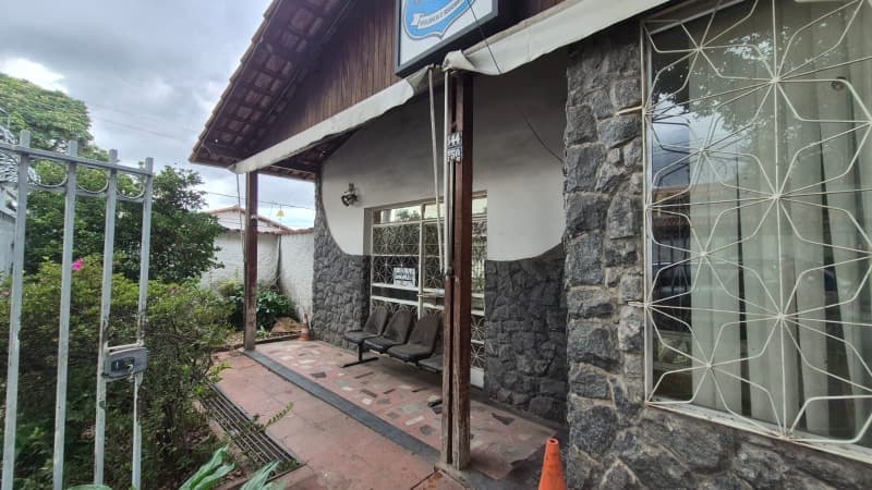 Foto 2 de 4: Casa em leilão em Belo Horizonte - MG, bairro Santa Branca — LOTE 001 CASA COM LOTE DE 360m² | 158,29m² CONSTRUÍDOS | SANTA BRANCA – BH/MG | DESOCUPADA