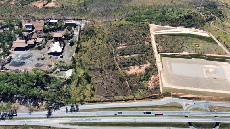 Foto 13 de 13: Terreno em leilão em Sete Lagoas - MG, bairro Barreiro — LOTE 002 TERRENO l ÁREA DE 8,05 HAS l ÀS MARGENS DA BR-040 l BAIRRO BARREIRO l SETE LAGOAS/MG l DESO