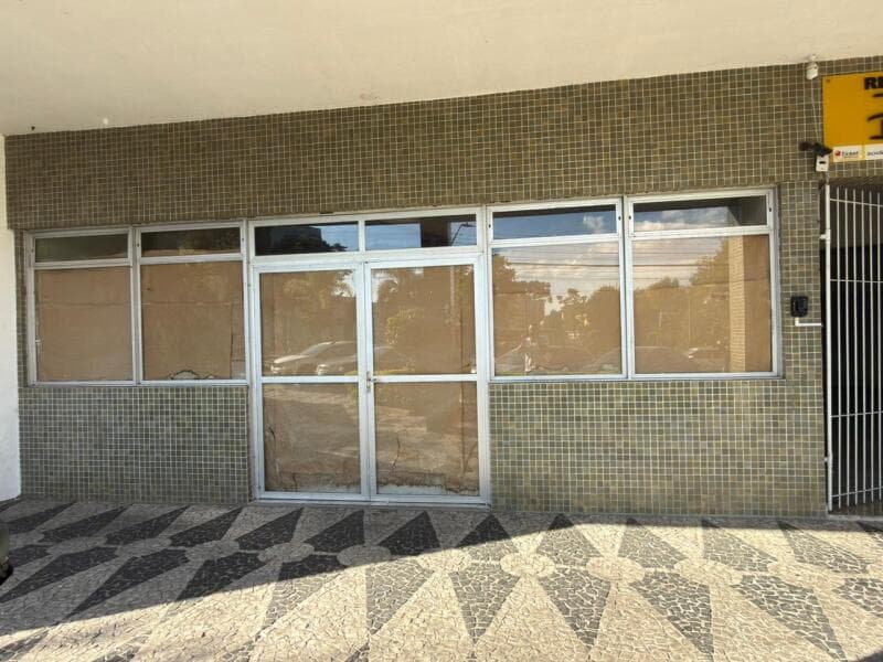 Foto 6 de 10: Comercial em leilão em Curitiba - PR, bairro Cristo Rei — LOTE 001 LOJA A l 478,96M² l EDIFÍCIO MANUEL NUNES DA COSTA l AV. AFFONSO CAMARGO, Nº 2125, CURITIBA
