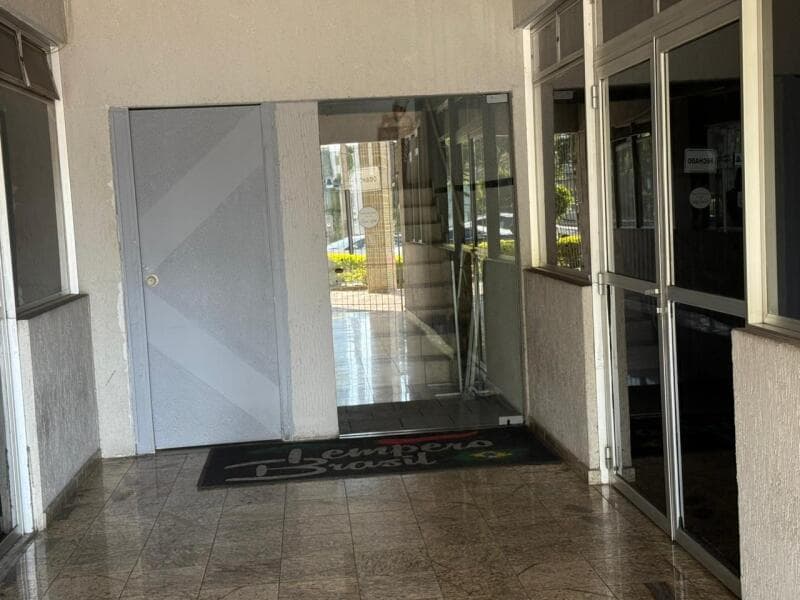 Foto 9 de 10: Comercial em leilão em Curitiba - PR, bairro Cristo Rei — LOTE 001 LOJA A l 478,96M² l EDIFÍCIO MANUEL NUNES DA COSTA l AV. AFFONSO CAMARGO, Nº 2125, CURITIBA