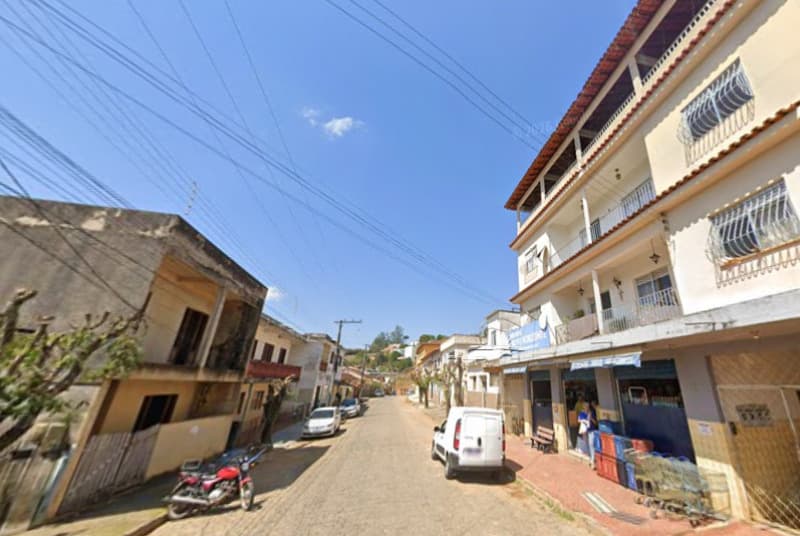 Foto 1 de 2: Comercial em leilão em Palma - MG, bairro Centro — LOTE 001 50% (cinquenta por cento) de uma loja comercial, situada na Rua Francisco Sales, nº 60, Cen