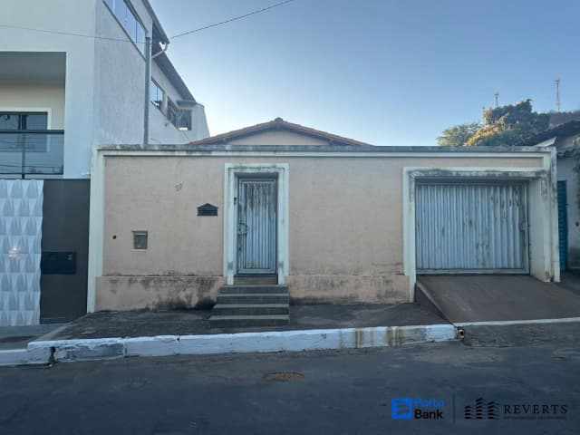 Foto 1 de 3: Casa em leilão em Porteirinha - MG, bairro Centro — Casa - Centro, Porteirinha/MG