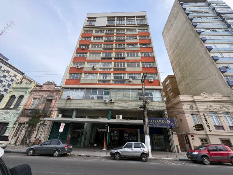 Comercial em leilão em Rio Grande - RS, bairro Centro — LOTE 001 Escritório na Rua Marechal Floriano 425, Centro de Rio Grande