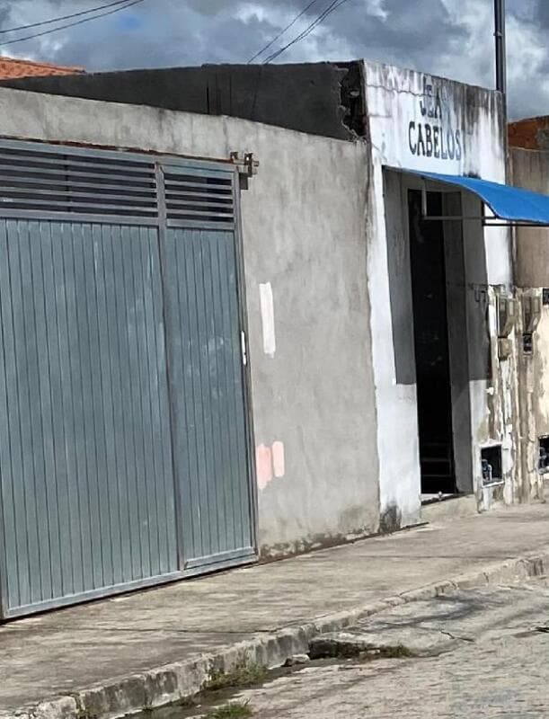 Casa em leilão em Feira De Santana - BA — LOTE 007 IMOVEL