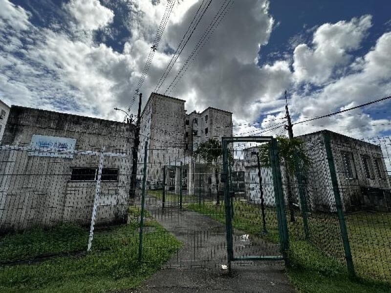 Apartamento em leilão em Salvador - BA — LOTE 023 IMOVEL