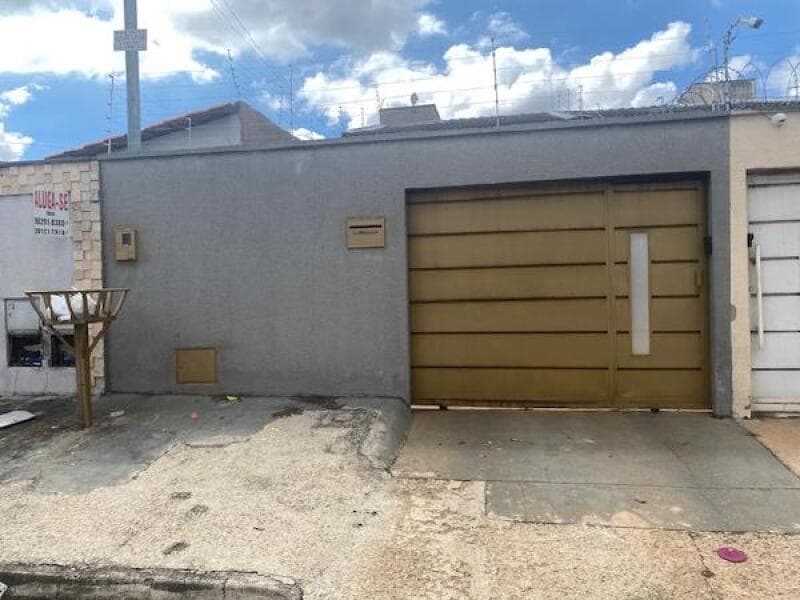 Casa em leilão em Goiânia - GO — LOTE 077 IMOVEL
