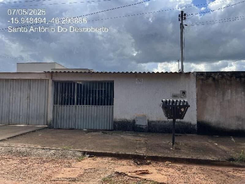Casa em leilão em Santo Antônio Do Descoberto - GO — LOTE 098 IMOVEL