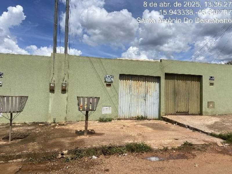 Casa em leilão em Santo Antônio Do Descoberto - GO — LOTE 105 IMOVEL