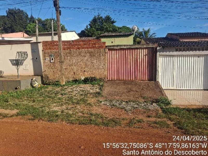 Casa em leilão em Santo Antônio Do Descoberto - GO — LOTE 106 IMOVEL