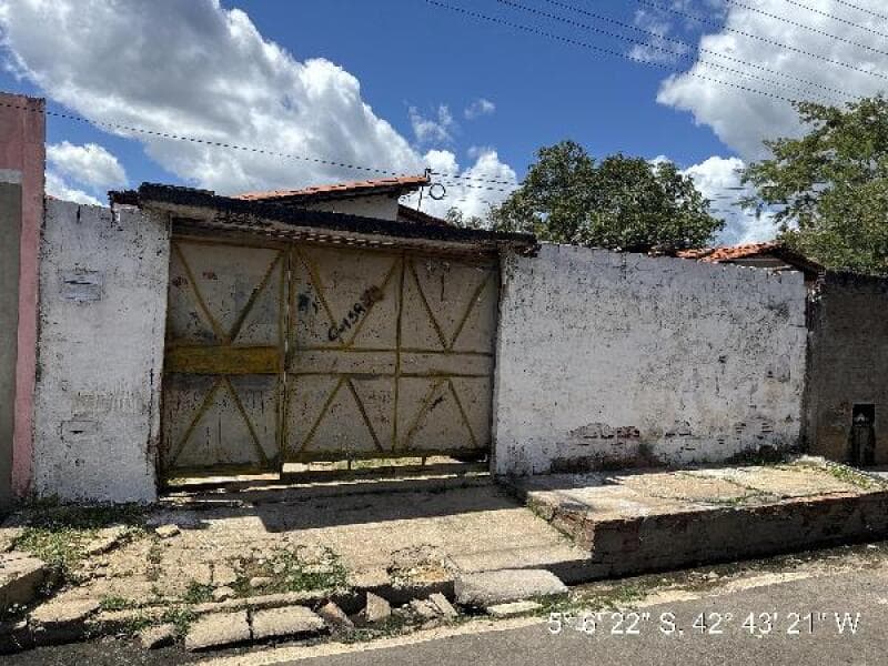Casa em leilão em Teresina - PI — LOTE 182 IMOVEL