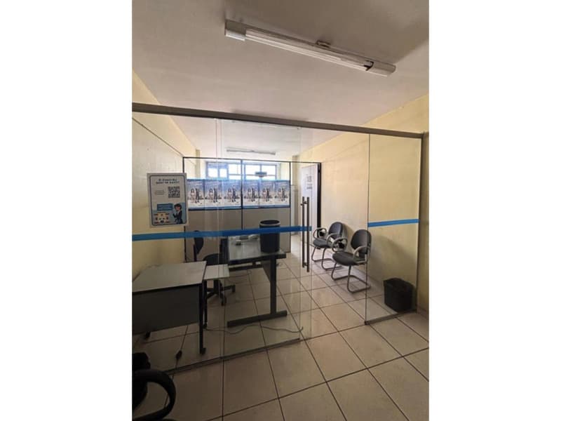 Foto 8 de 12: Comercial em leilão em Nova Iguaçu - RJ, bairro Centro — LOTE 007 IMOVEL