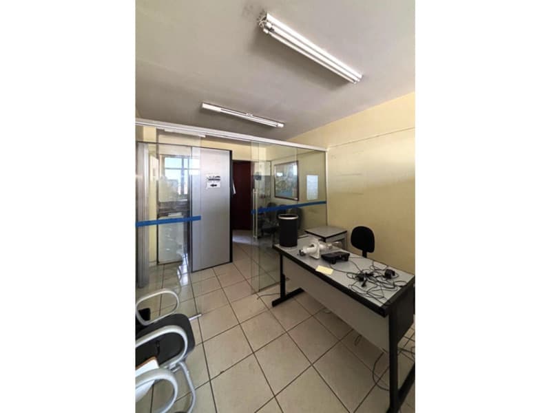 Foto 12 de 12: Comercial em leilão em Nova Iguaçu - RJ, bairro Centro — LOTE 007 IMOVEL